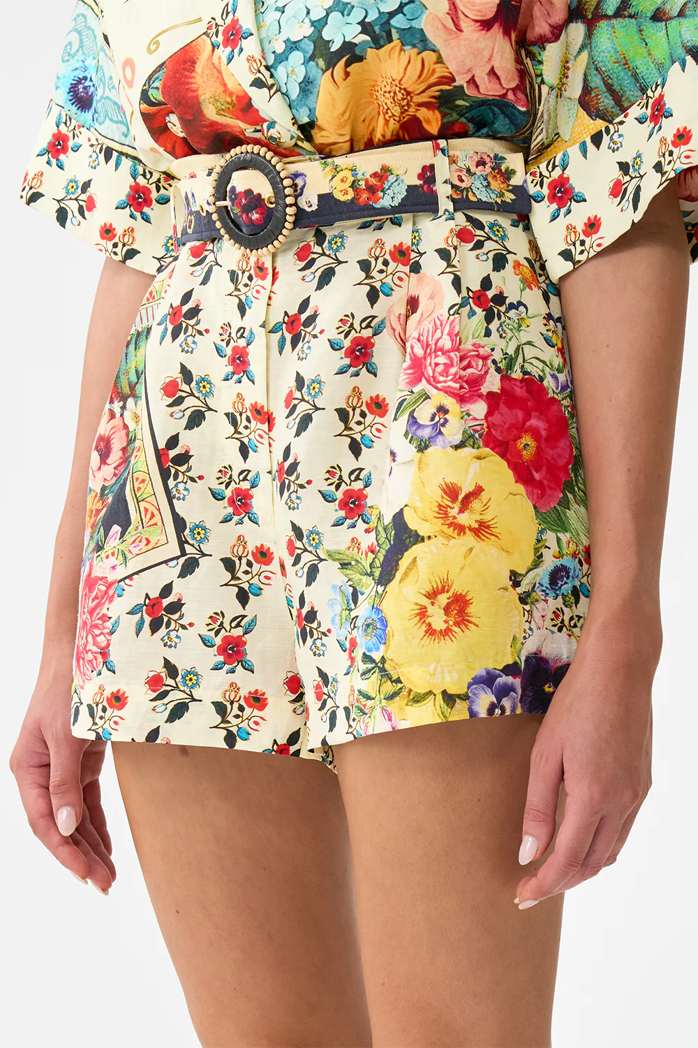 TUCK FRONT SHORT AROMATIC AMOR - Image 6