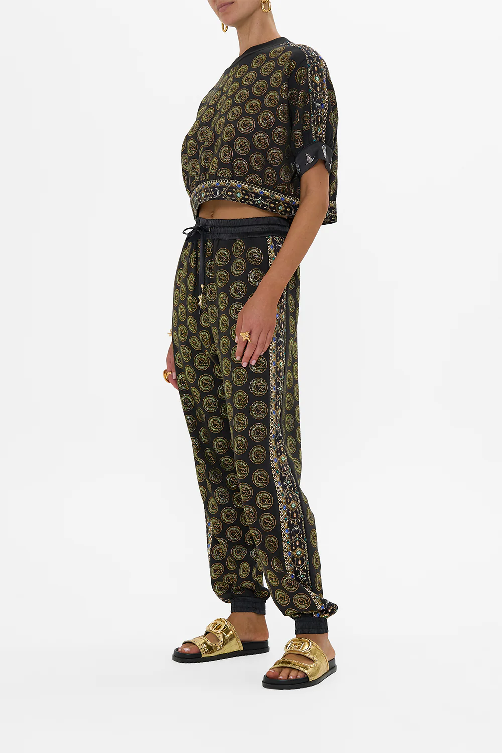 OVERSIZED CROPPED TEE WITH SILK DETAILS DEFY GRAVITY - Image 4