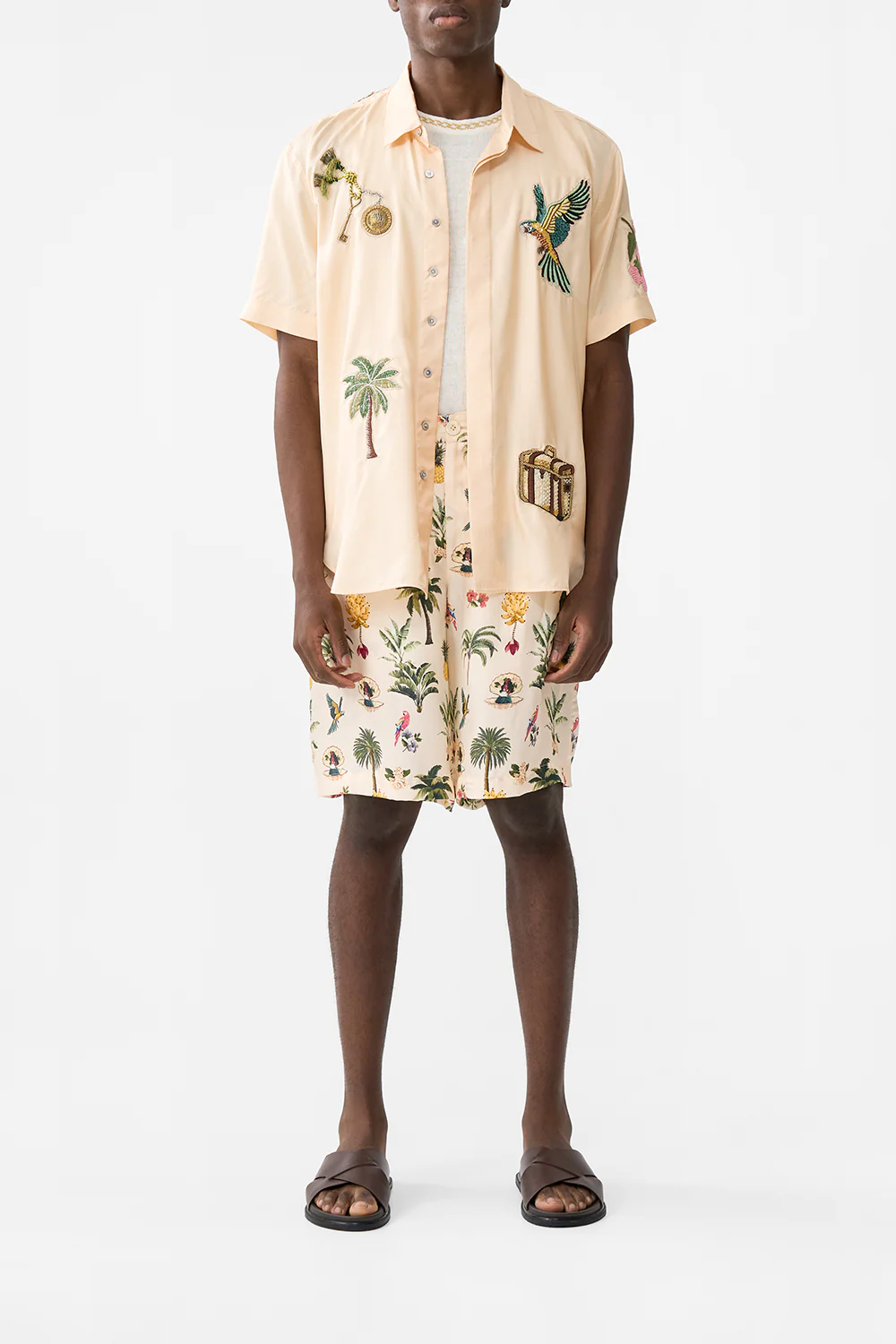 FIXED WAIST MID LENGTH WALK SHORT WELCOME TO THE WHITE LOTUS