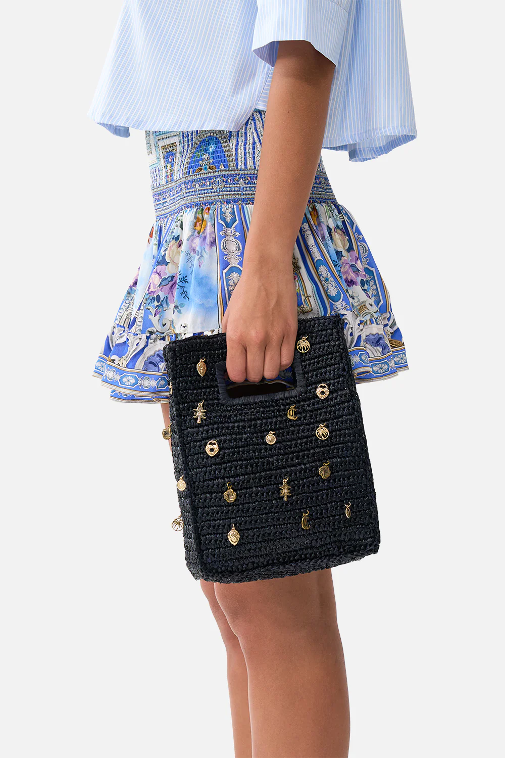 RAFFIA MINI NORTH SOUTH TOTE WITH CHARMS SOLID BLACK - Image 6