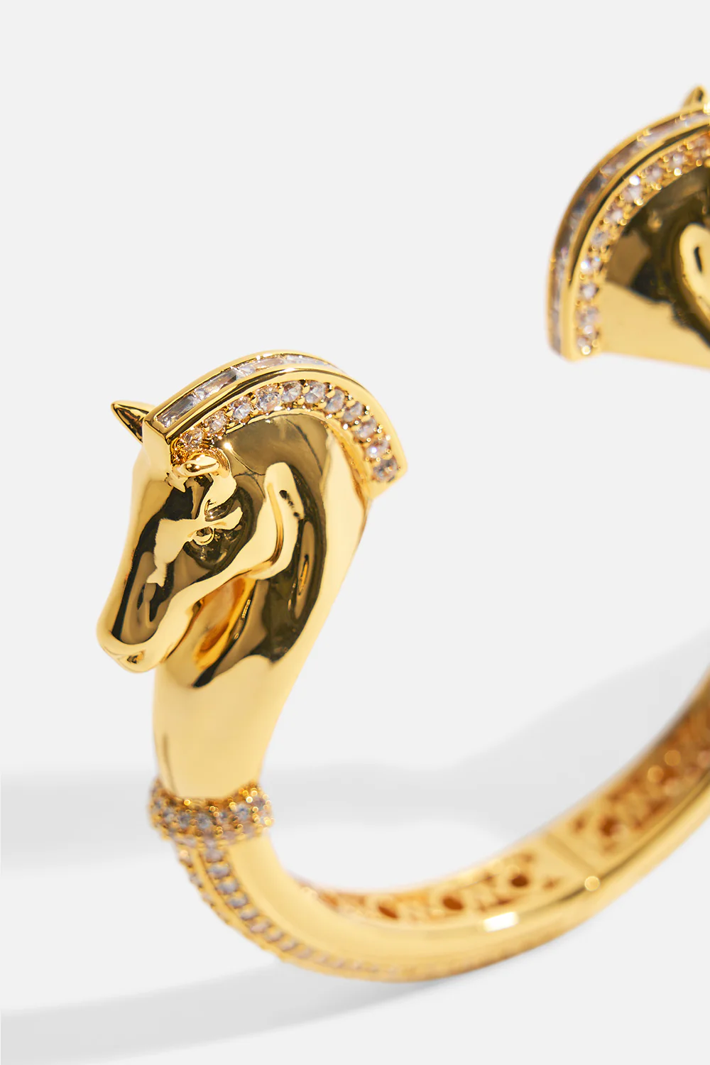 SAVAGE BEAUTY HORSE BANGLE GOLD - Image 3